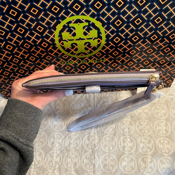 Tory Burch Chelsea Wristlet Bag Allium Gold Purple - Picture 3 of 10